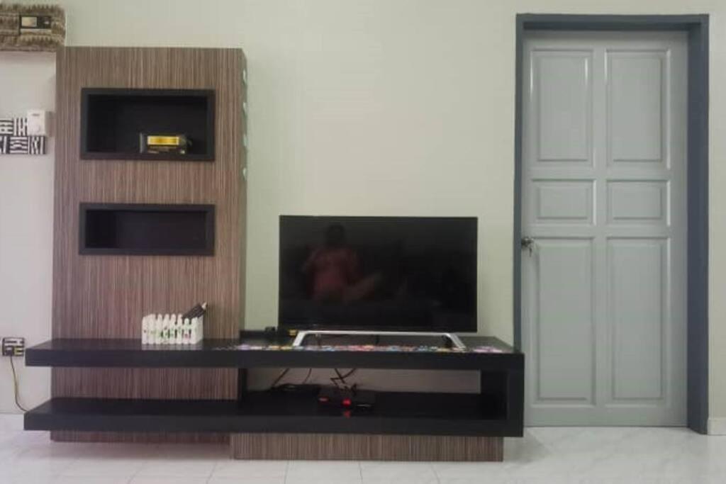 Mersing Spacious 3Bedroom With Free Parking Space Bagian luar foto